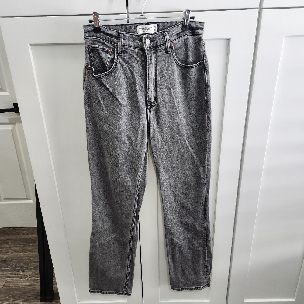 Abercrombie & Fitch The Ankle Straight Ultra High Rise Jeans Gray Wash Size 26 - Picture 3 of 9